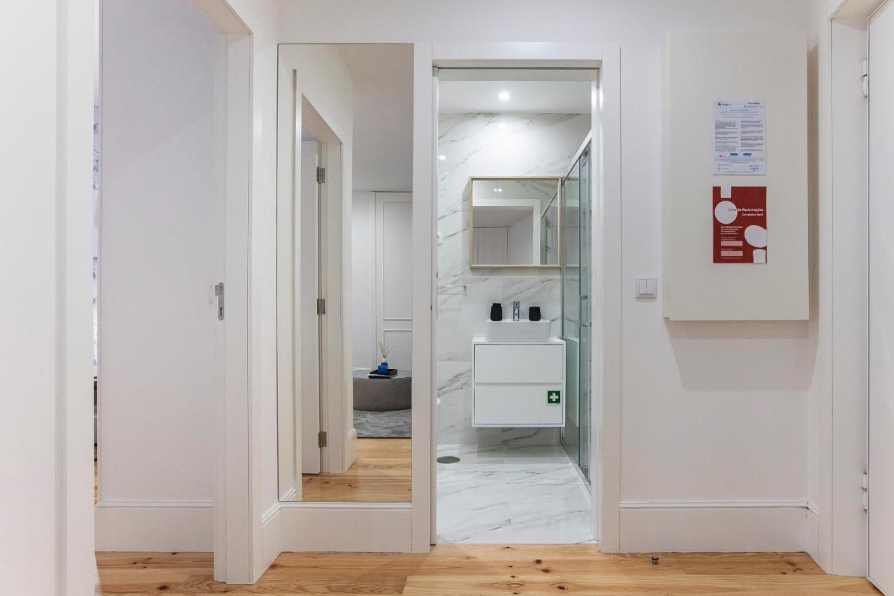 Elegant Downtown 1Br Flat W/ Ac By Lovelystay 포르투 외부 사진