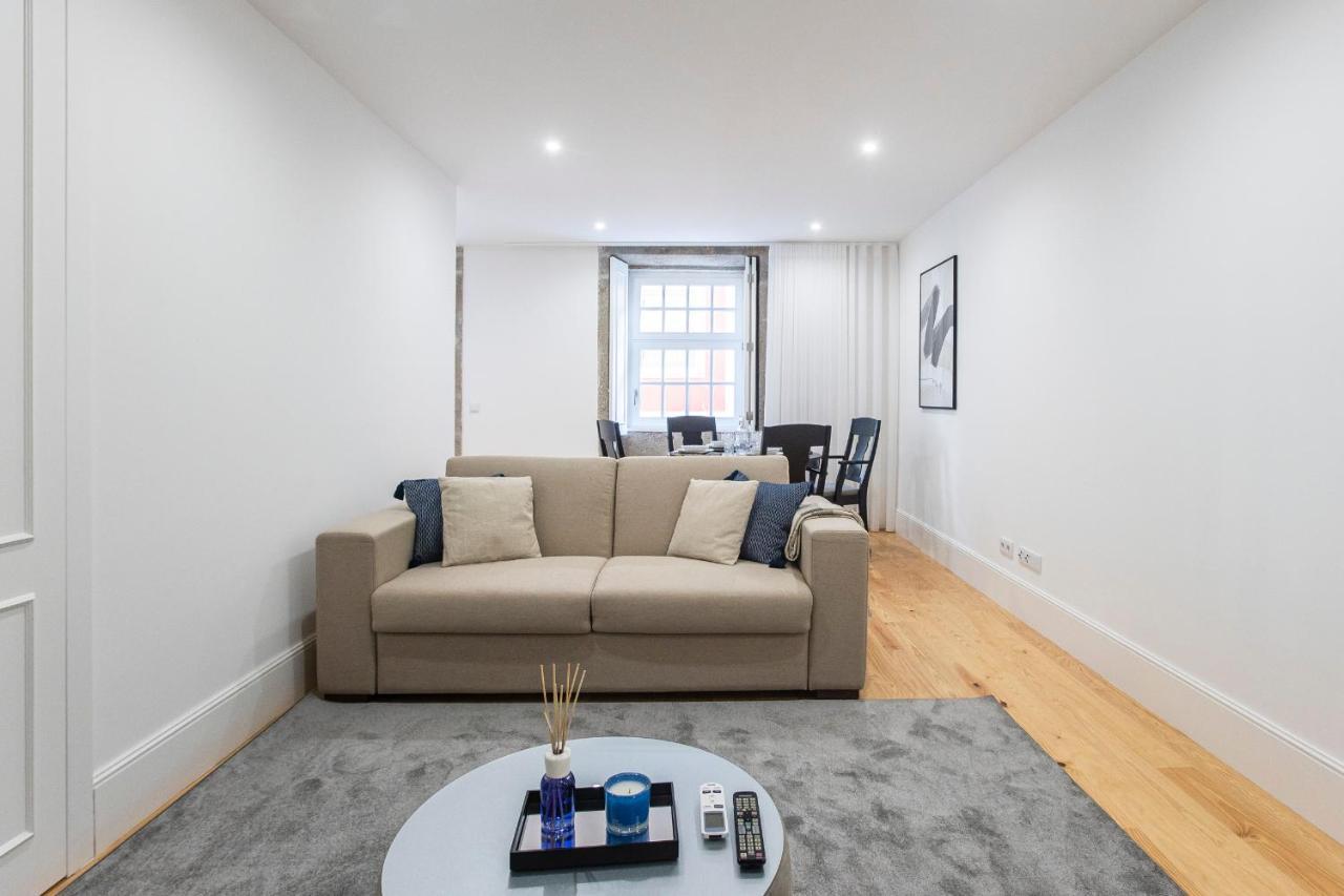 Elegant Downtown 1Br Flat W/ Ac By Lovelystay 포르투 외부 사진