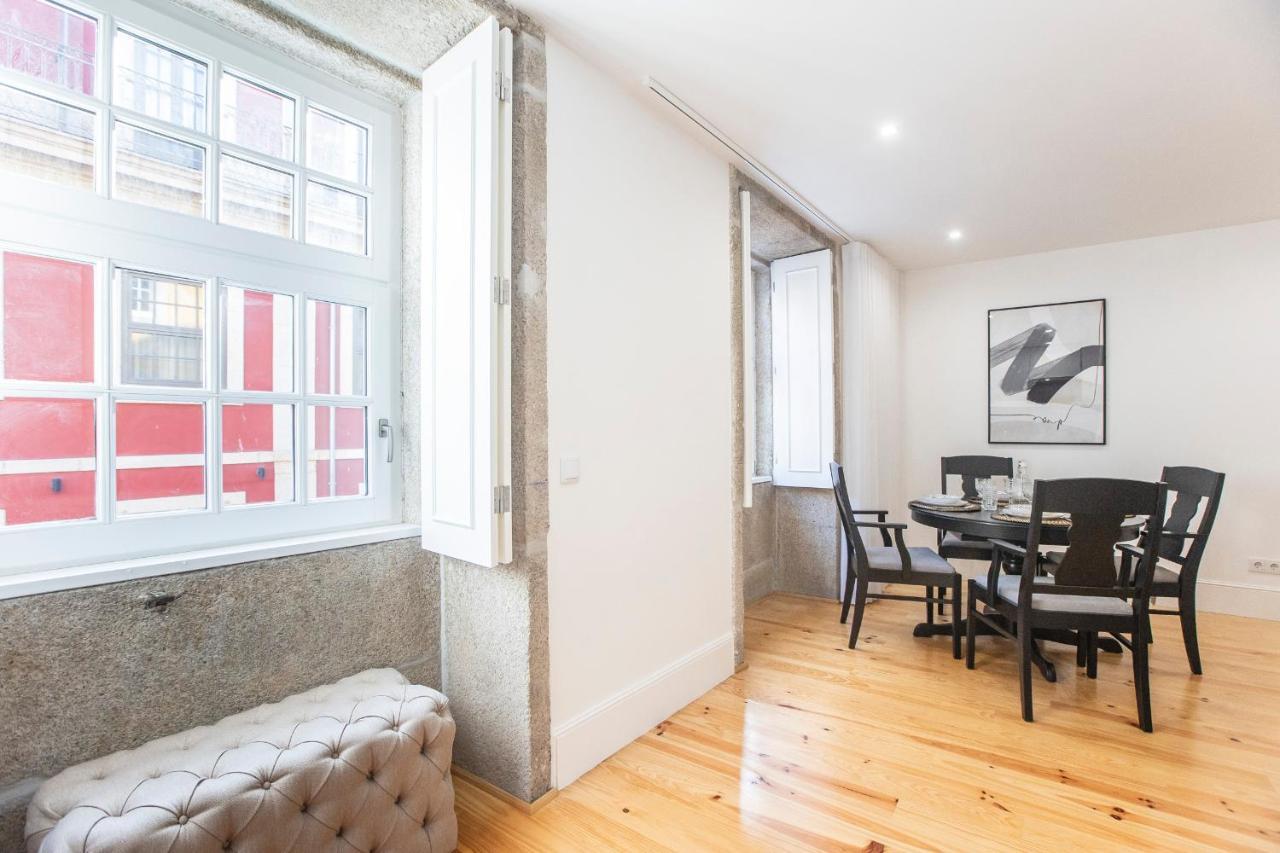 Elegant Downtown 1Br Flat W/ Ac By Lovelystay 포르투 외부 사진