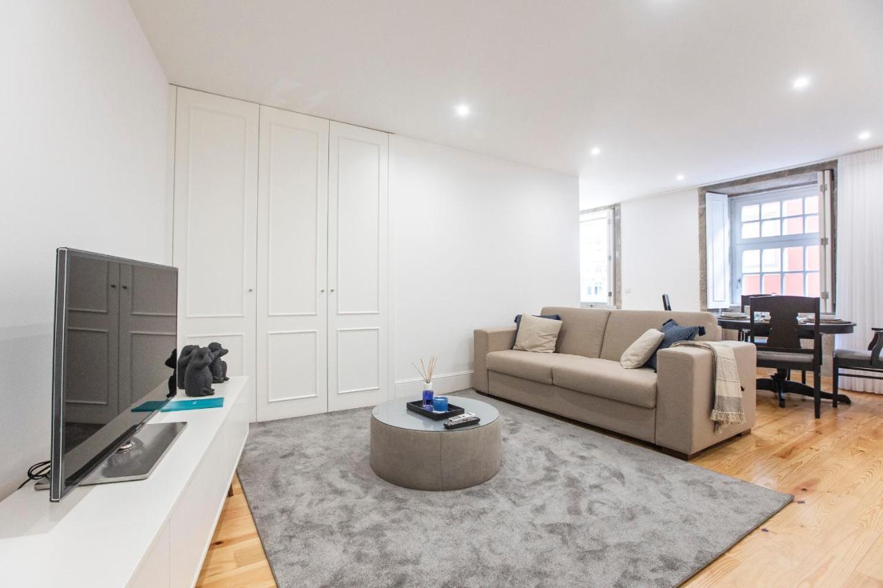 Elegant Downtown 1Br Flat W/ Ac By Lovelystay 포르투 외부 사진
