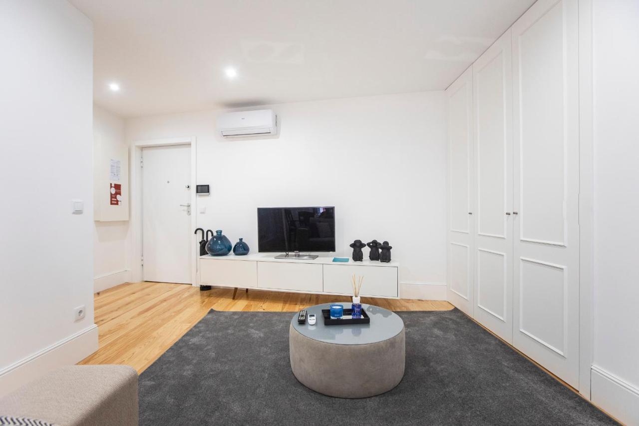 Elegant Downtown 1Br Flat W/ Ac By Lovelystay 포르투 외부 사진