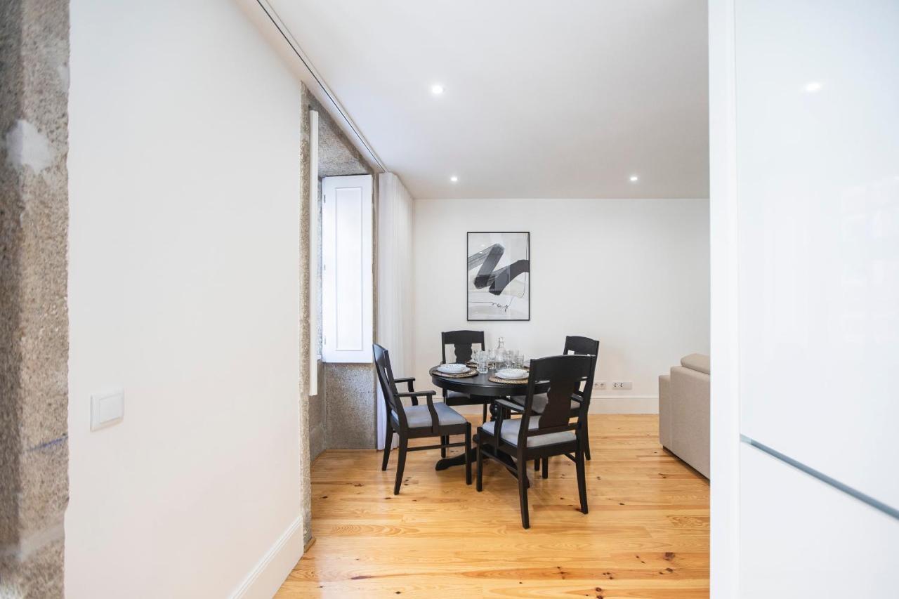 Elegant Downtown 1Br Flat W/ Ac By Lovelystay 포르투 외부 사진